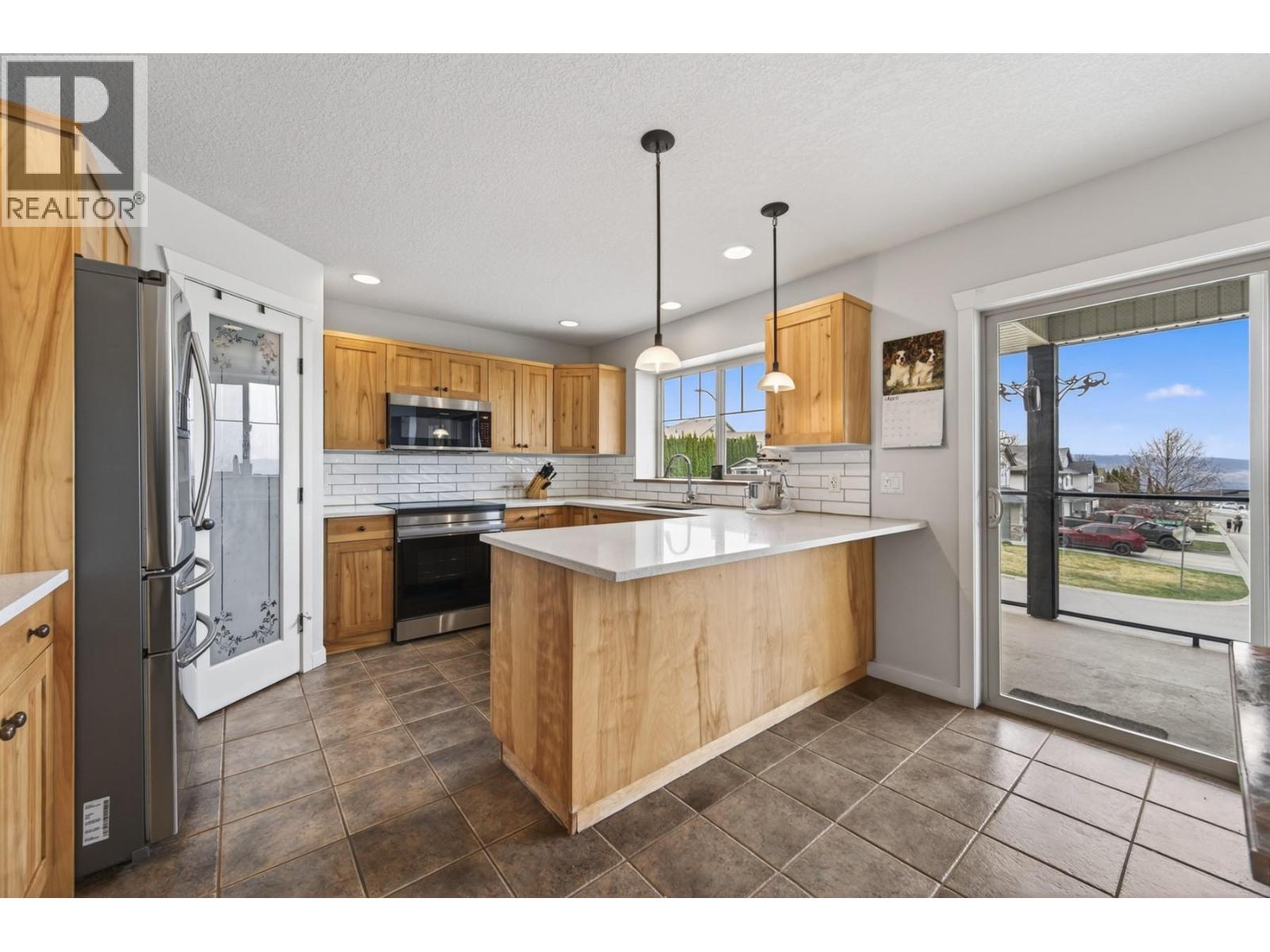 2592 Willowbrae Drive, Kamloops, British Columbia  V1S 2B2 - Photo 2 - 10384594