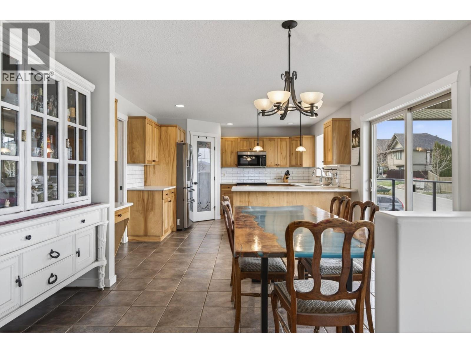 2592 Willowbrae Drive, Kamloops, British Columbia  V1S 2B2 - Photo 6 - 10384594