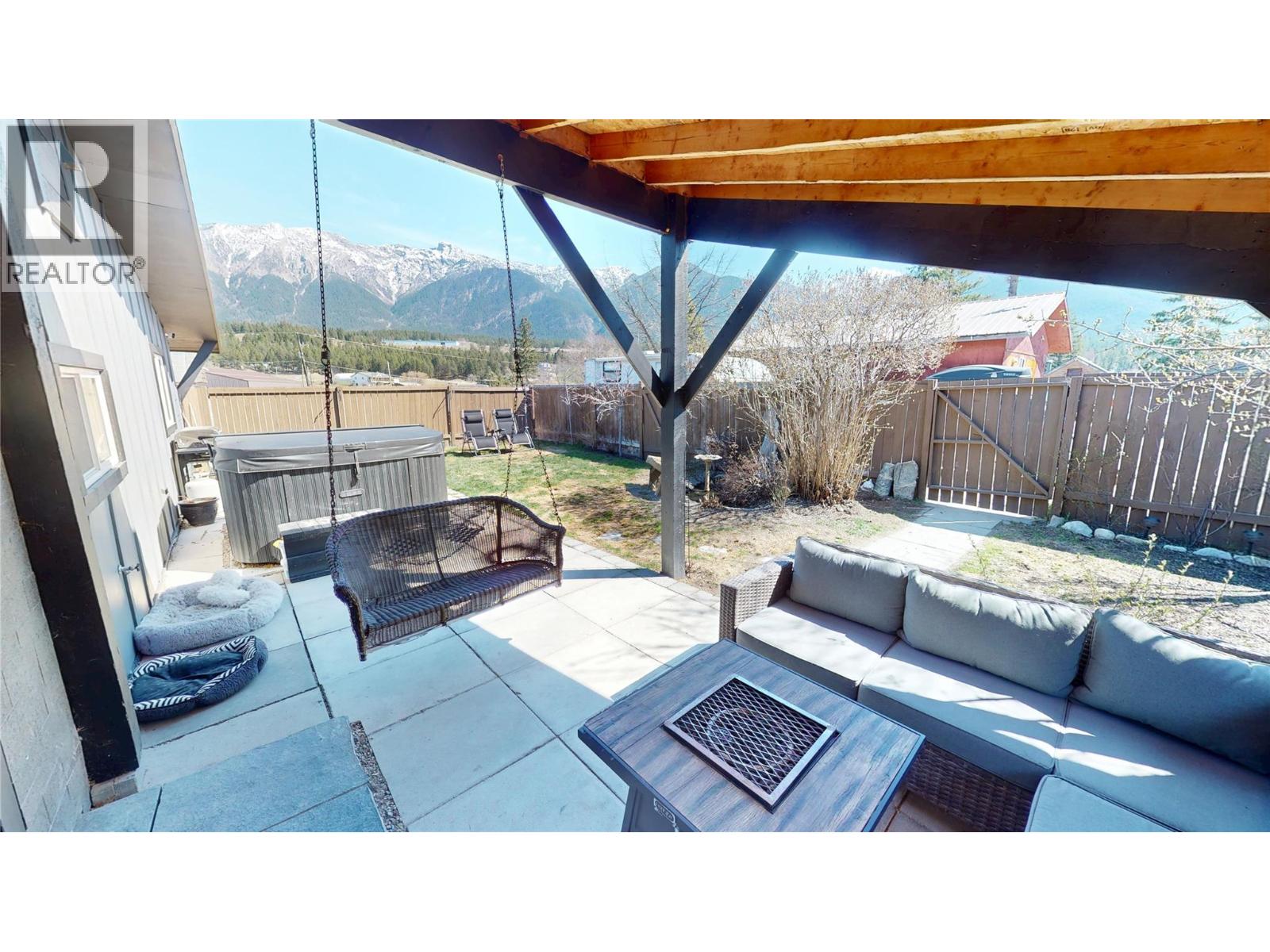 5728 Vermillion Street, Edgewater, British Columbia  V0A 1E0 - Photo 31 - 10384275