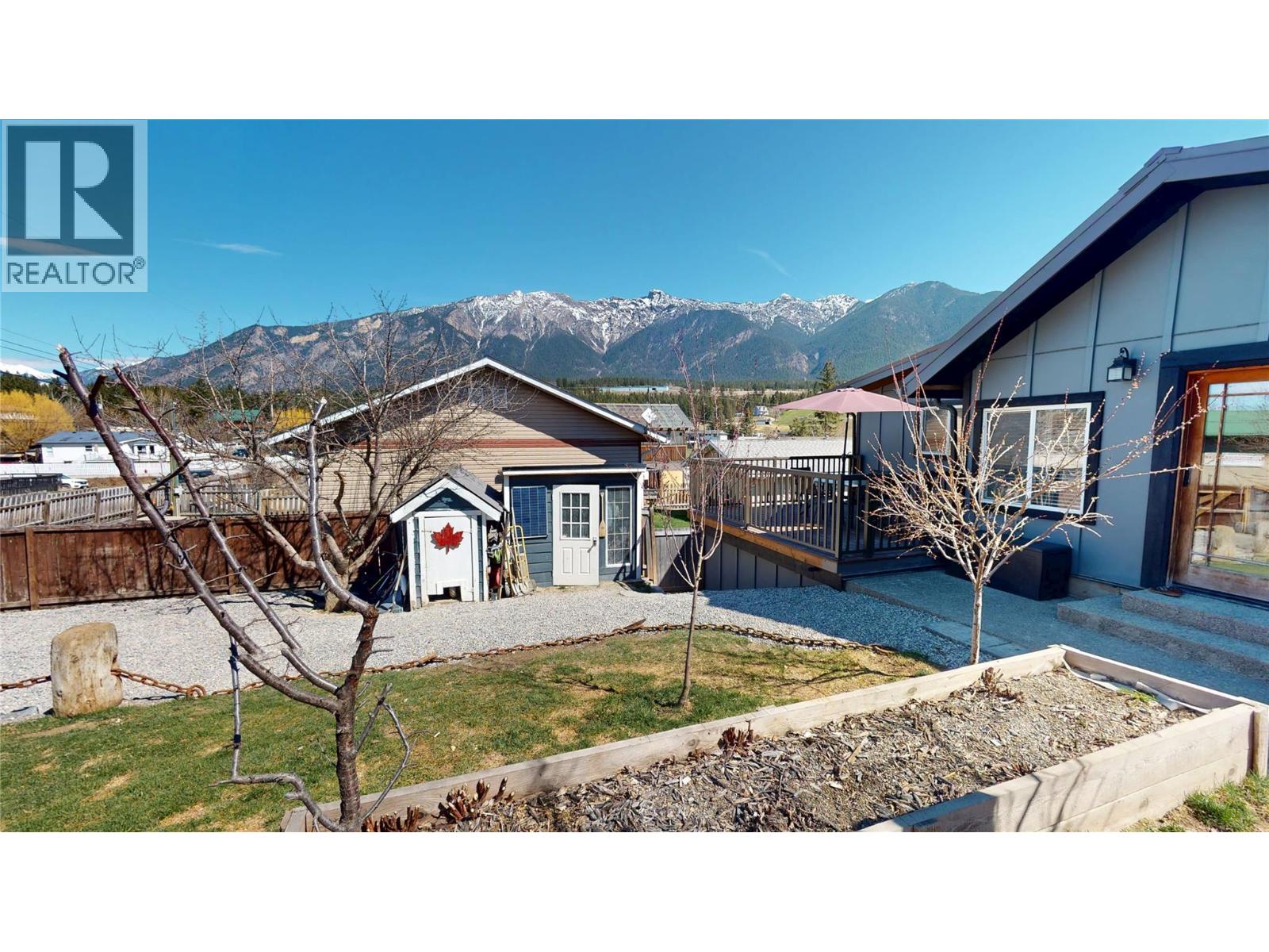 5728 Vermillion Street, Edgewater, British Columbia  V0A 1E0 - Photo 38 - 10384275