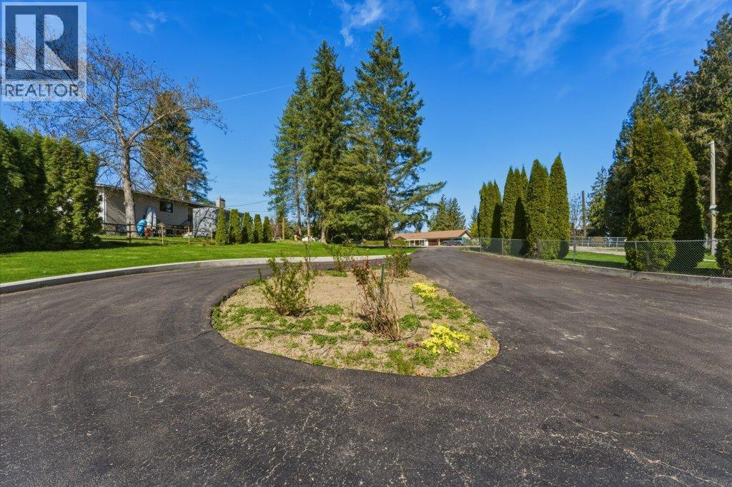 3220 5 Avenue Se, Salmon Arm, British Columbia  V1E 2B8 - Photo 29 - 10383454
