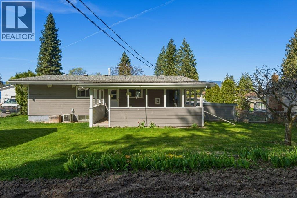 3220 5 Avenue Se, Salmon Arm, British Columbia  V1E 2B8 - Photo 30 - 10383454