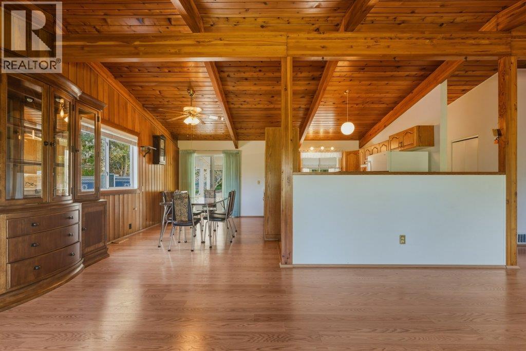 3220 5 Avenue Se, Salmon Arm, British Columbia  V1E 2B8 - Photo 6 - 10383454