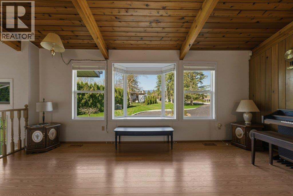 3220 5 Avenue Se, Salmon Arm, British Columbia  V1E 2B8 - Photo 7 - 10383454
