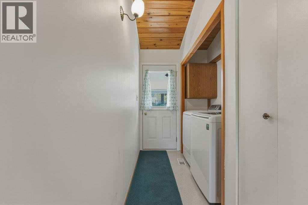 3220 5 Avenue Se, Salmon Arm, British Columbia  V1E 2B8 - Photo 8 - 10383454