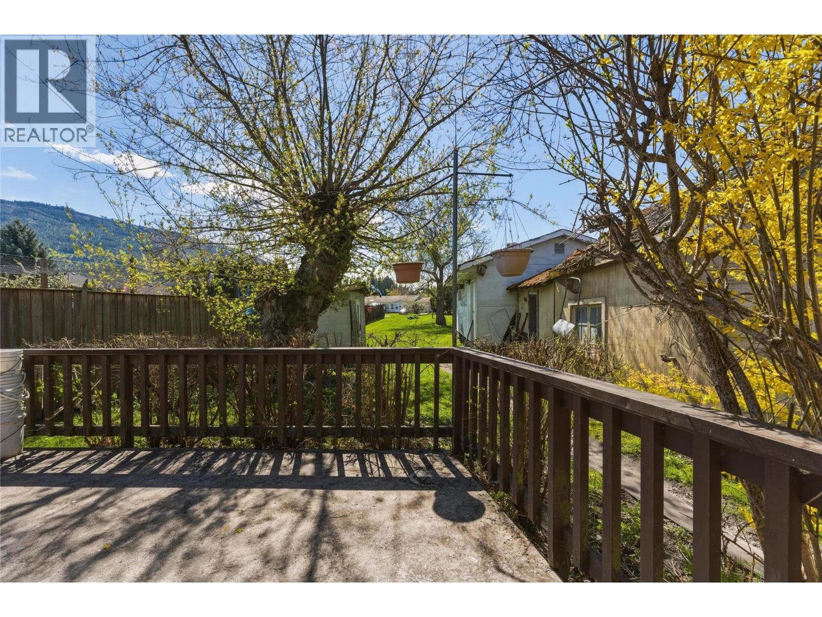 4760 Canoe Beach Drive Drive Ne, Salmon Arm, British Columbia  V0E 1K0 - Photo 17 - 10384146