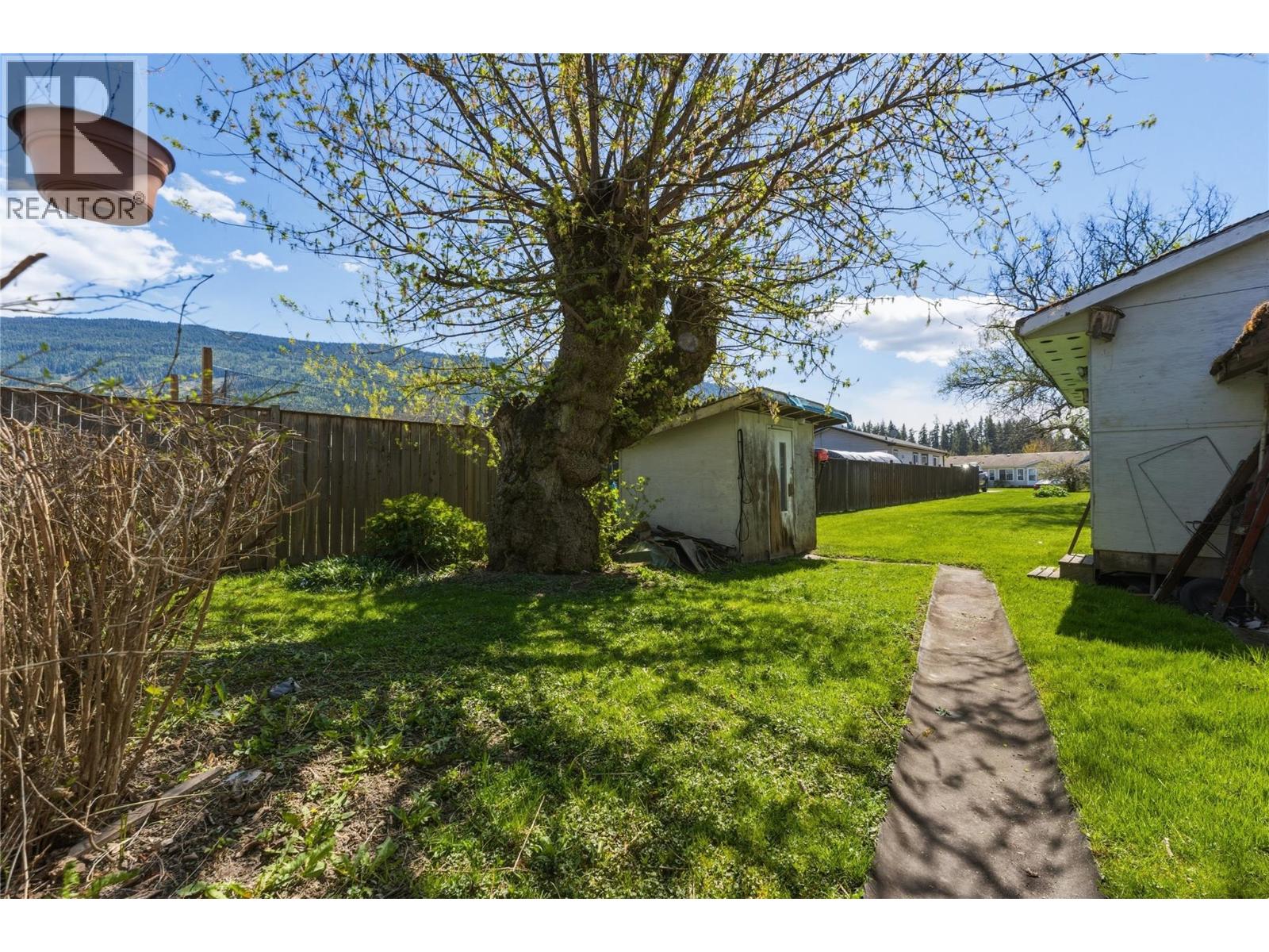 4760 Canoe Beach Drive Drive Ne, Salmon Arm, British Columbia  V0E 1K0 - Photo 20 - 10384146
