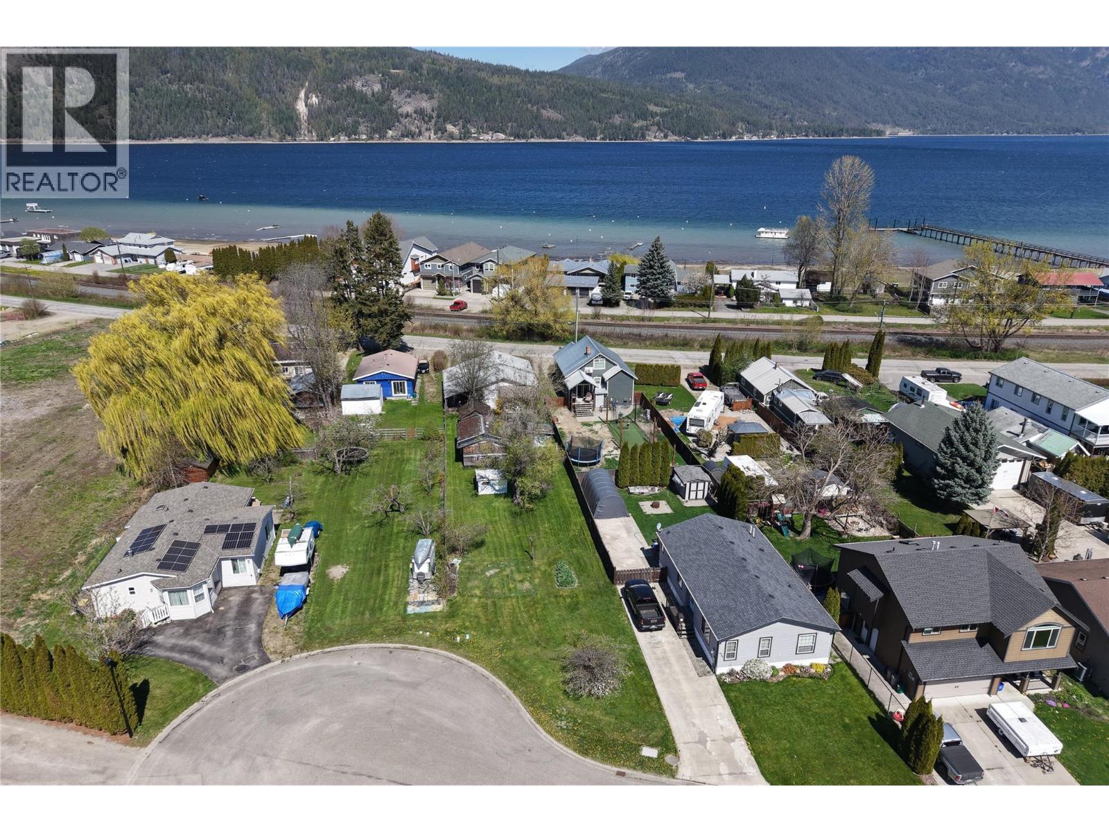 4760 Canoe Beach Drive Drive Ne, Salmon Arm, British Columbia  V0E 1K0 - Photo 22 - 10384146