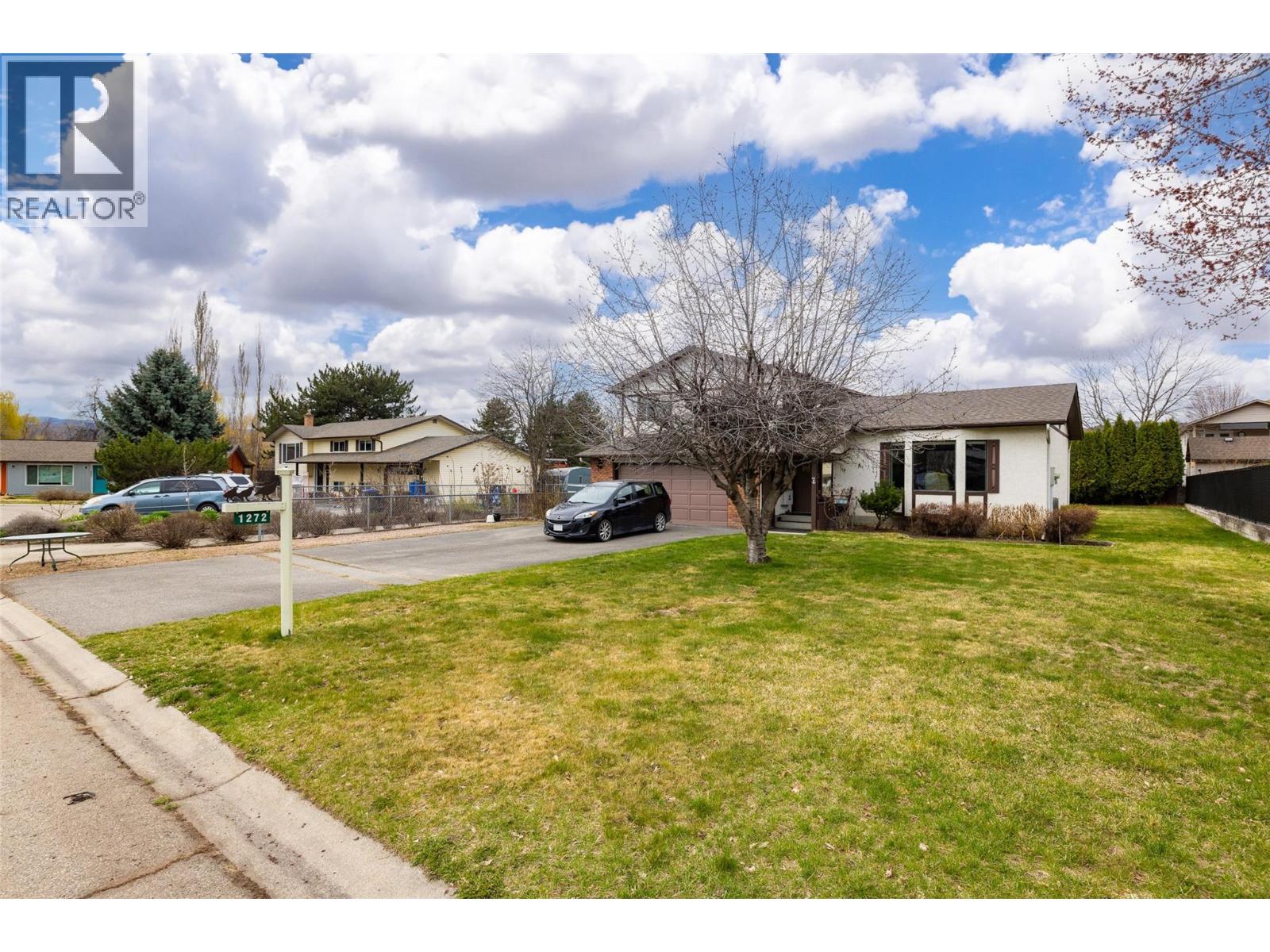 1272 Hillaby Court, Kelowna, British Columbia  V1X 6Y1 - Photo 2 - 10384620