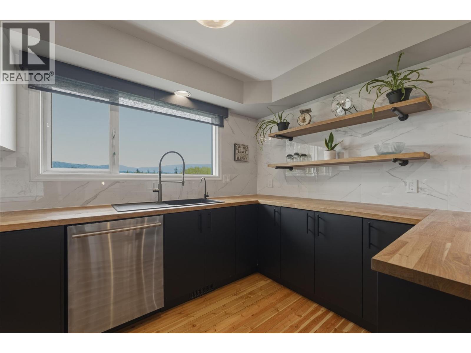 5271 Pyott Road, Spallumcheen, British Columbia  V4Y 0M6 - Photo 10 - 10380489