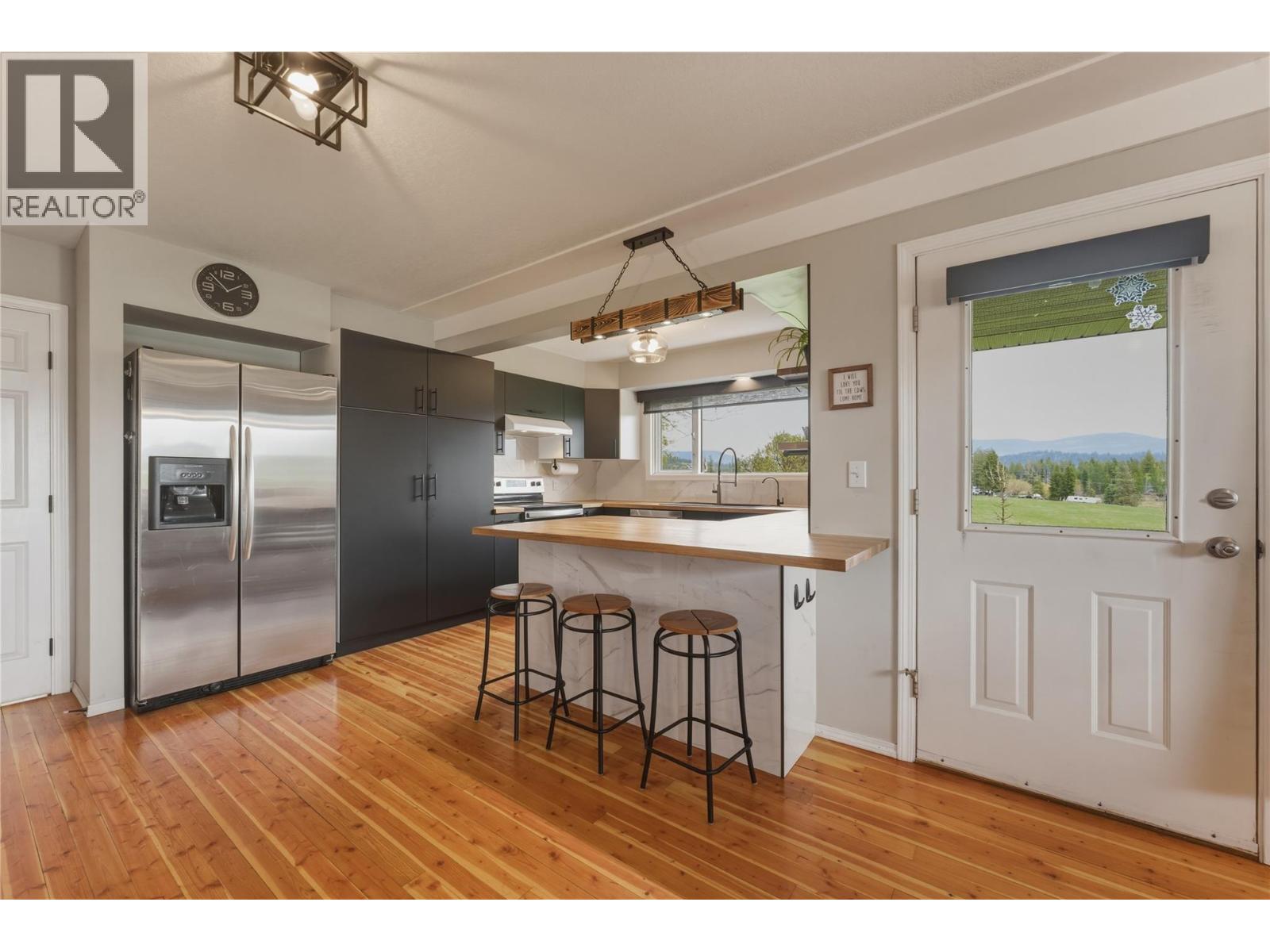 5271 Pyott Road, Spallumcheen, British Columbia  V4Y 0M6 - Photo 11 - 10380489