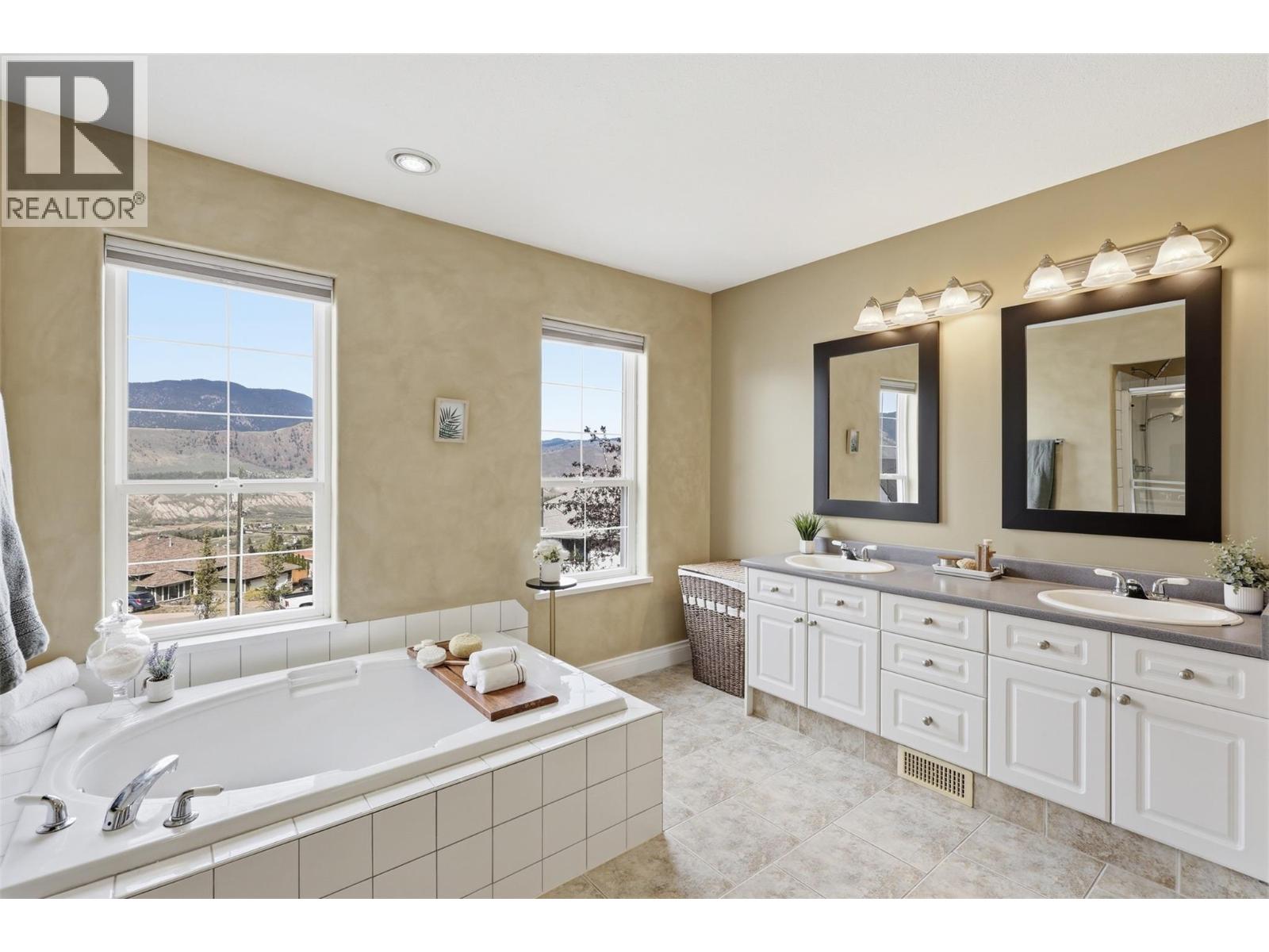 4948 Woodland Court, Kamloops, British Columbia  V2C 6V5 - Photo 18 - 10384490
