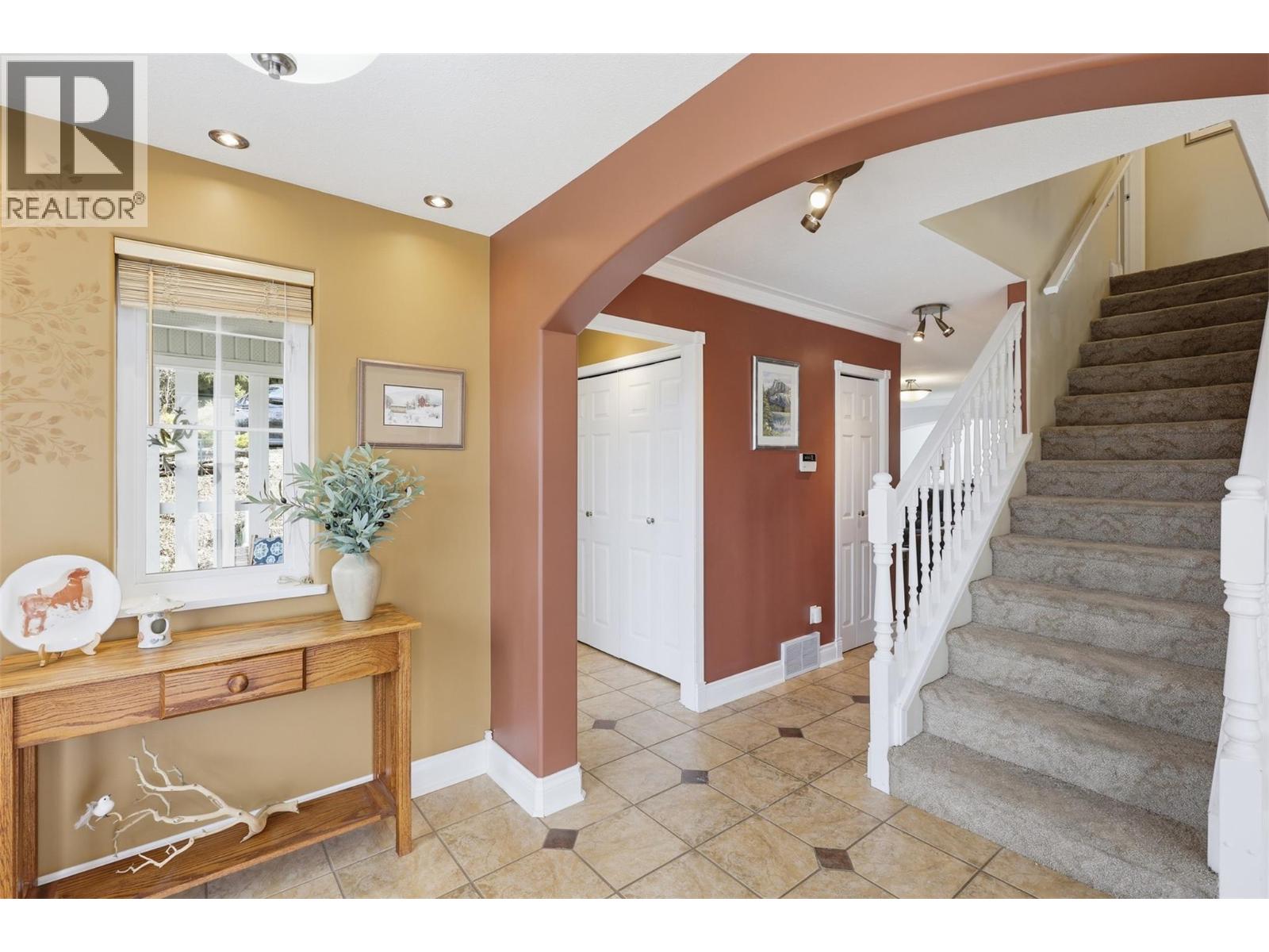 4948 Woodland Court, Kamloops, British Columbia  V2C 6V5 - Photo 4 - 10384490
