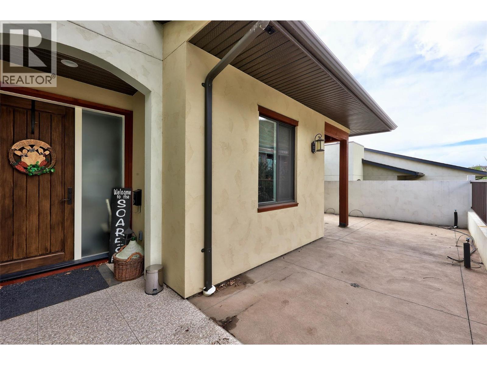 612 Belmonte Court, Kamloops, British Columbia  V2H 0C6 - Photo 4 - 10383482