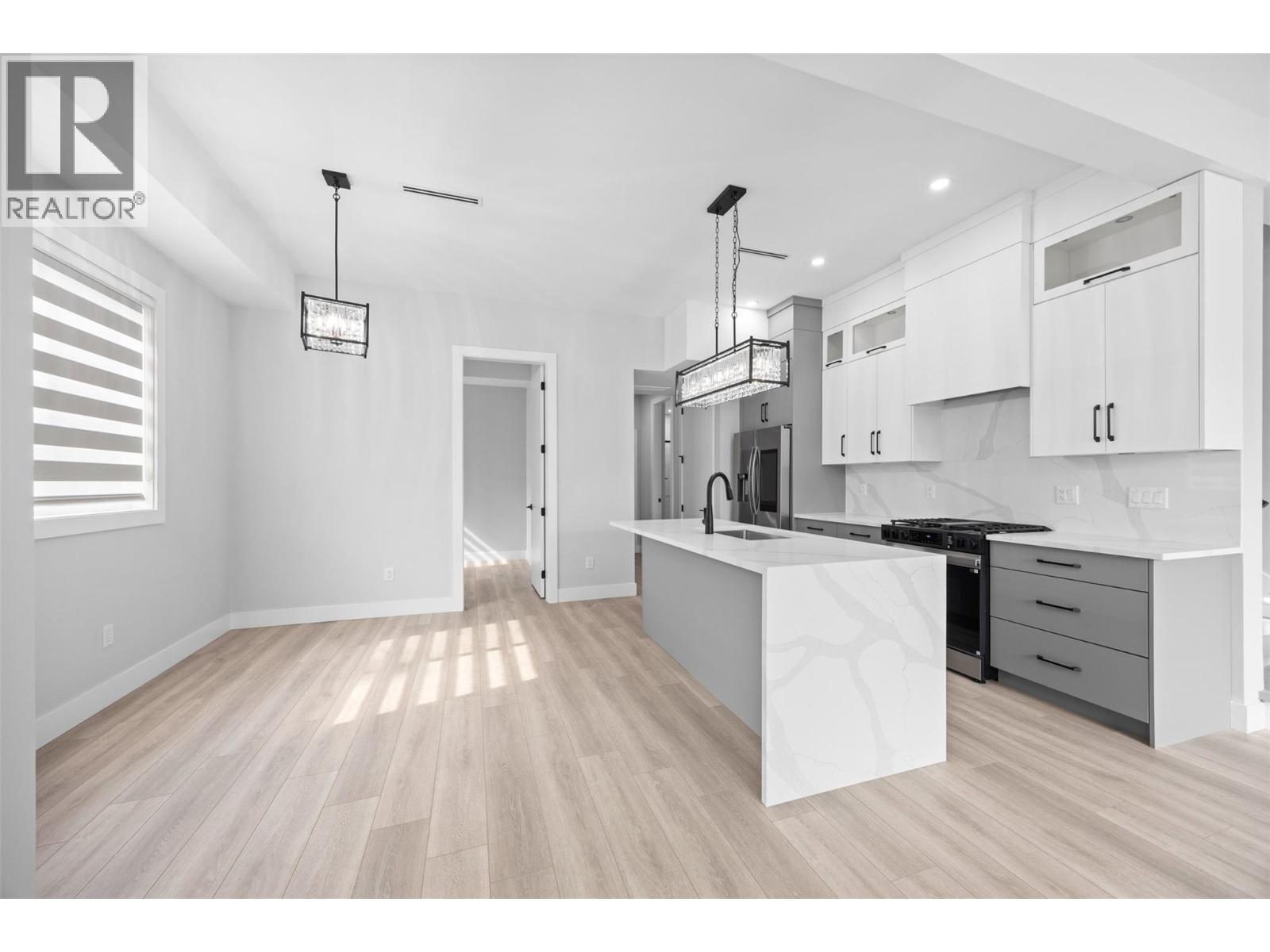 954 Stockwell Avenue Unit# 2, Kelowna, British Columbia  V1Y 6W2 - Photo 3 - 10382165