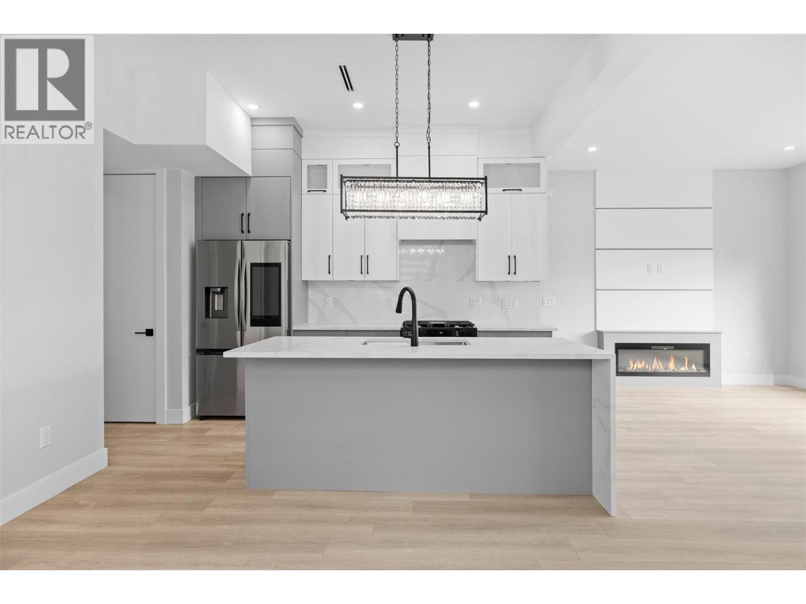 954 Stockwell Avenue Unit# 2, Kelowna, British Columbia  V1Y 6W2 - Photo 4 - 10382165