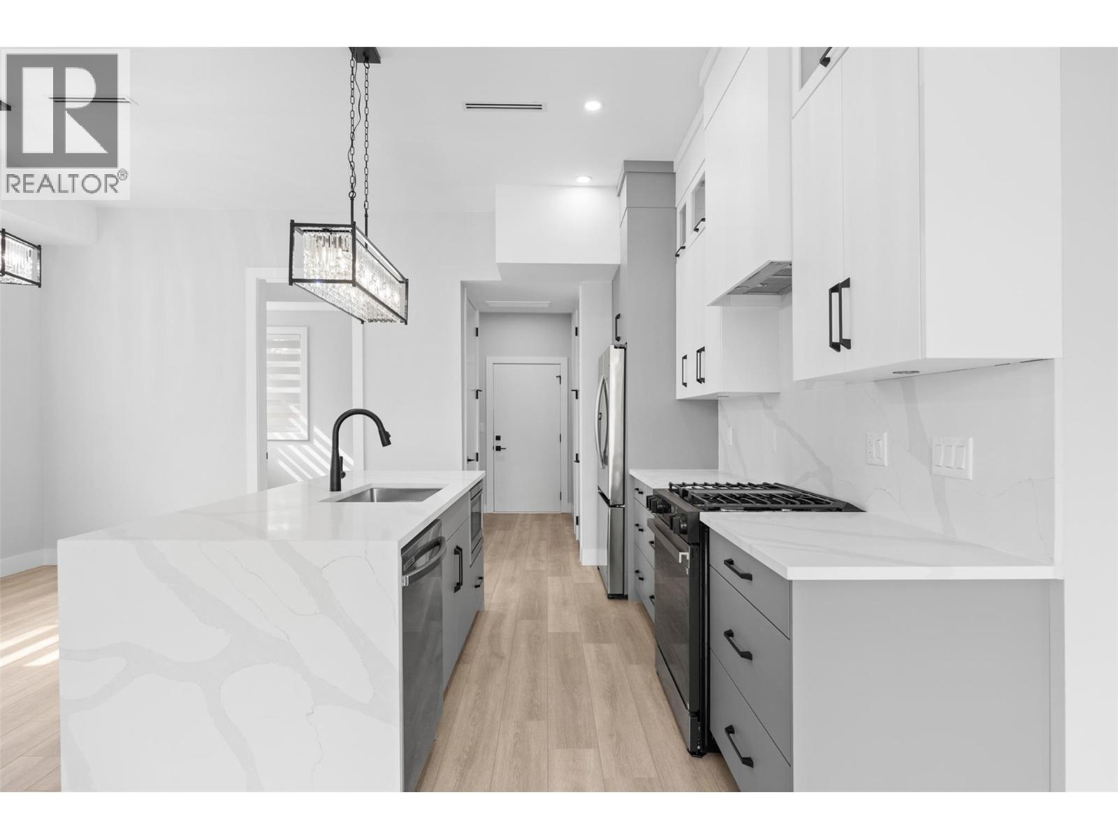 954 Stockwell Avenue Unit# 2, Kelowna, British Columbia  V1Y 6W2 - Photo 5 - 10382165