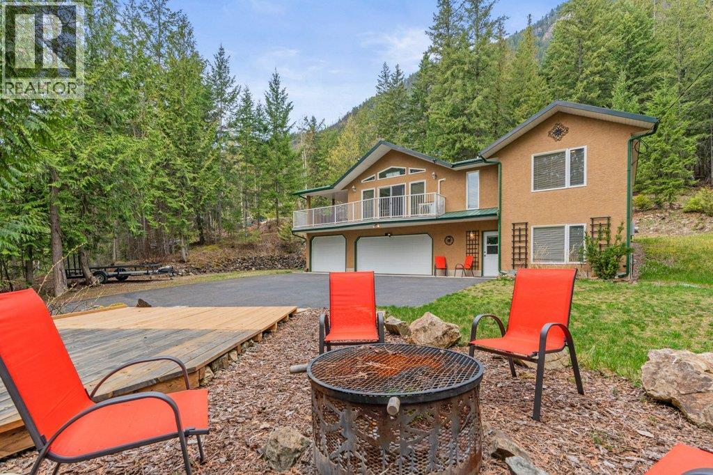12 Old Town Road, Sicamous, British Columbia  V0E 2V4 - Photo 3 - 10384626