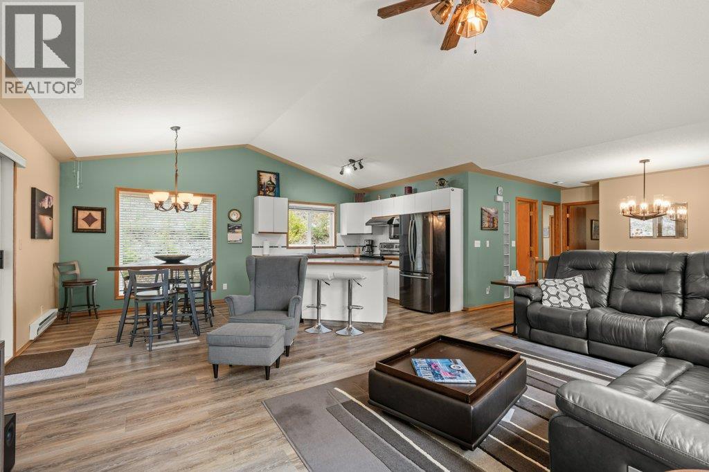 12 Old Town Road, Sicamous, British Columbia  V0E 2V4 - Photo 4 - 10384626
