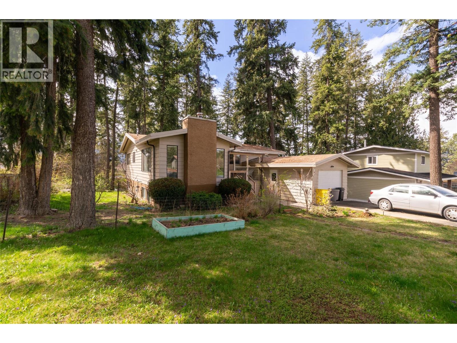2780 25 Avenue NE, salmon arm, British Columbia