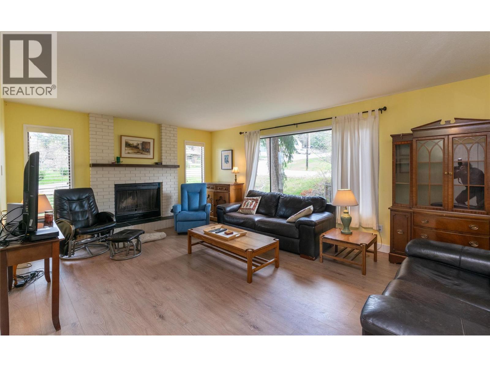 2780 25 Avenue Ne, Salmon Arm, British Columbia  V1E 3C7 - Photo 2 - 10384584