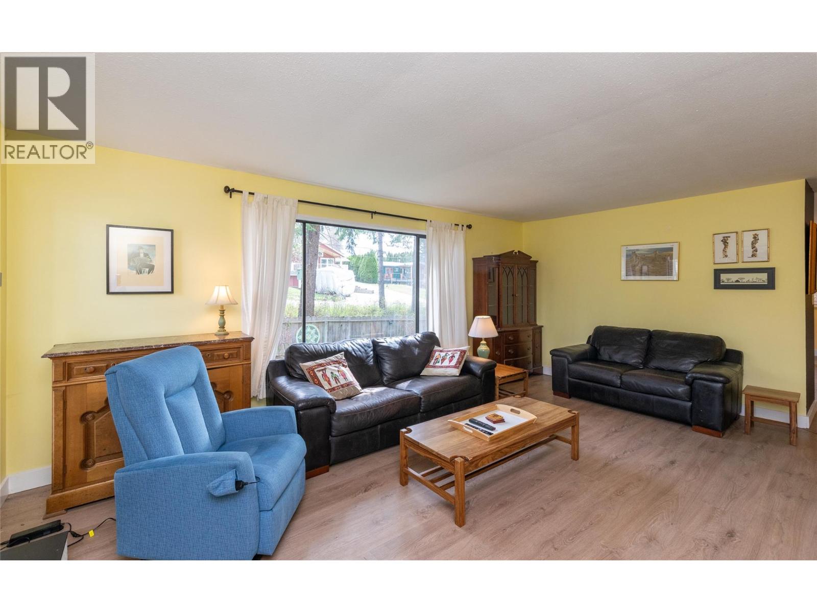 2780 25 Avenue Ne, Salmon Arm, British Columbia  V1E 3C7 - Photo 3 - 10384584