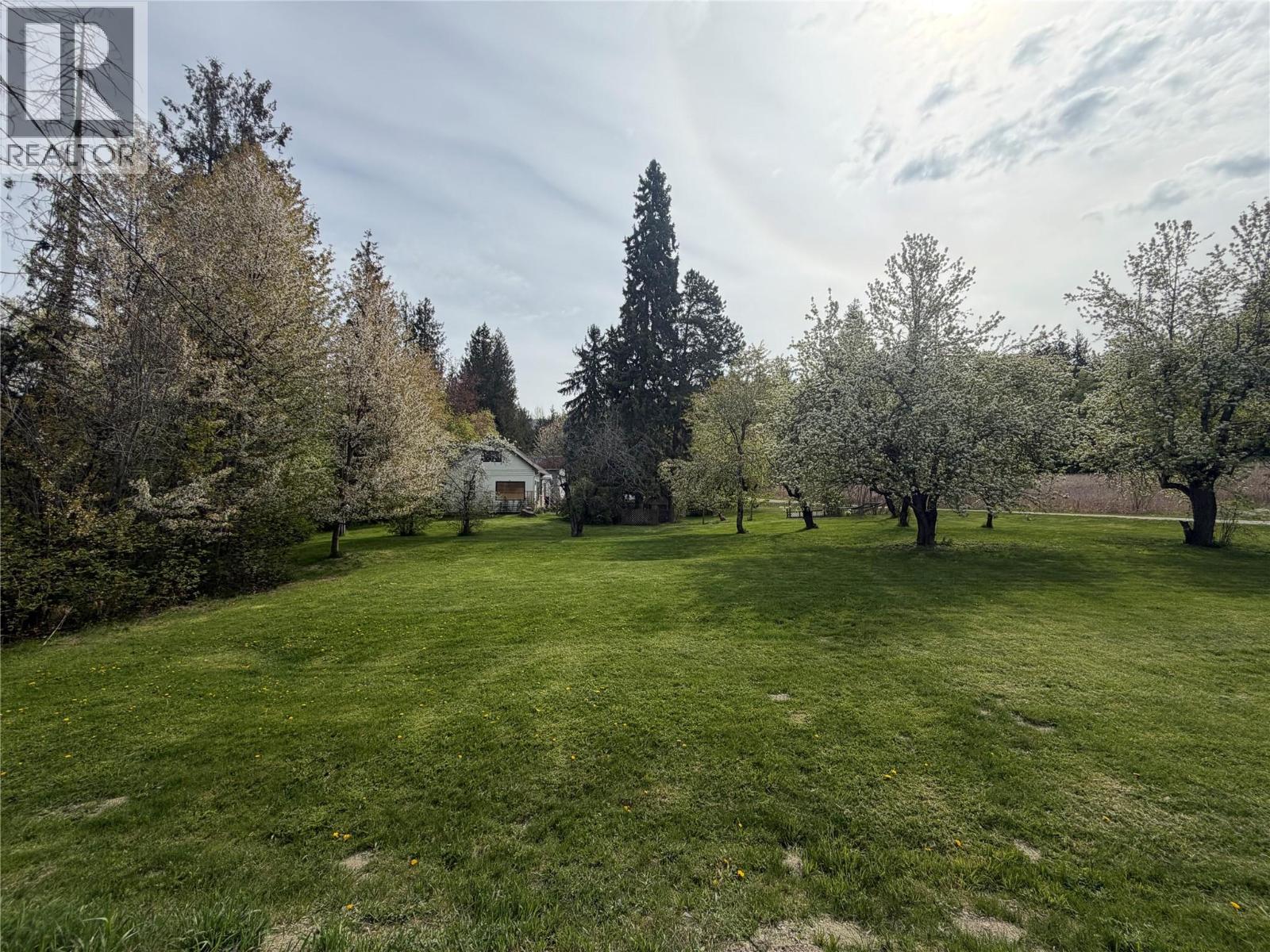 2370 Lakeshore Road Ne, Salmon Arm, British Columbia  V1E 3X9 - Photo 11 - 10384581