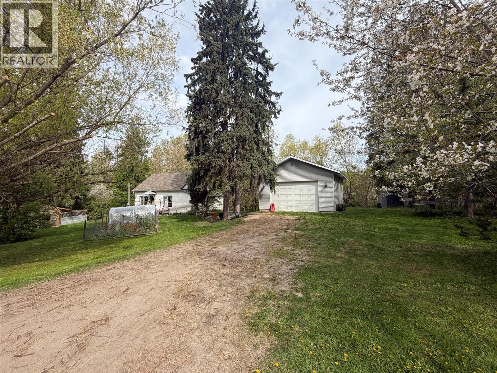 2370 Lakeshore Road Ne, Salmon Arm, British Columbia  V1E 3X9 - Photo 2 - 10384581