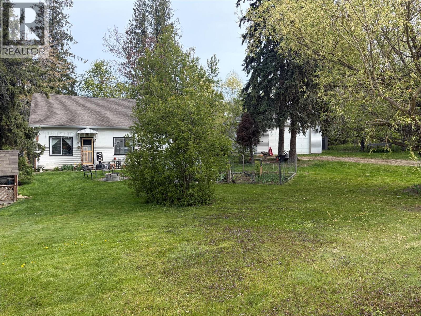 2370 Lakeshore Road Ne, Salmon Arm, British Columbia  V1E 3X9 - Photo 3 - 10384581