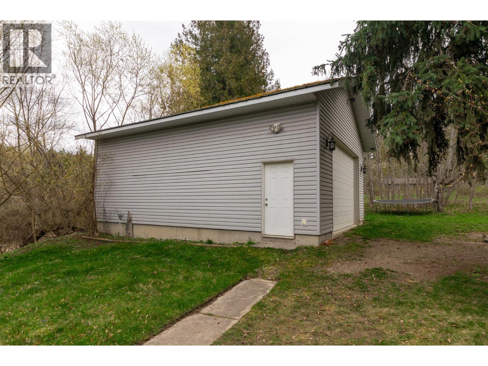 2370 Lakeshore Road Ne, Salmon Arm, British Columbia  V1E 3X9 - Photo 38 - 10384581