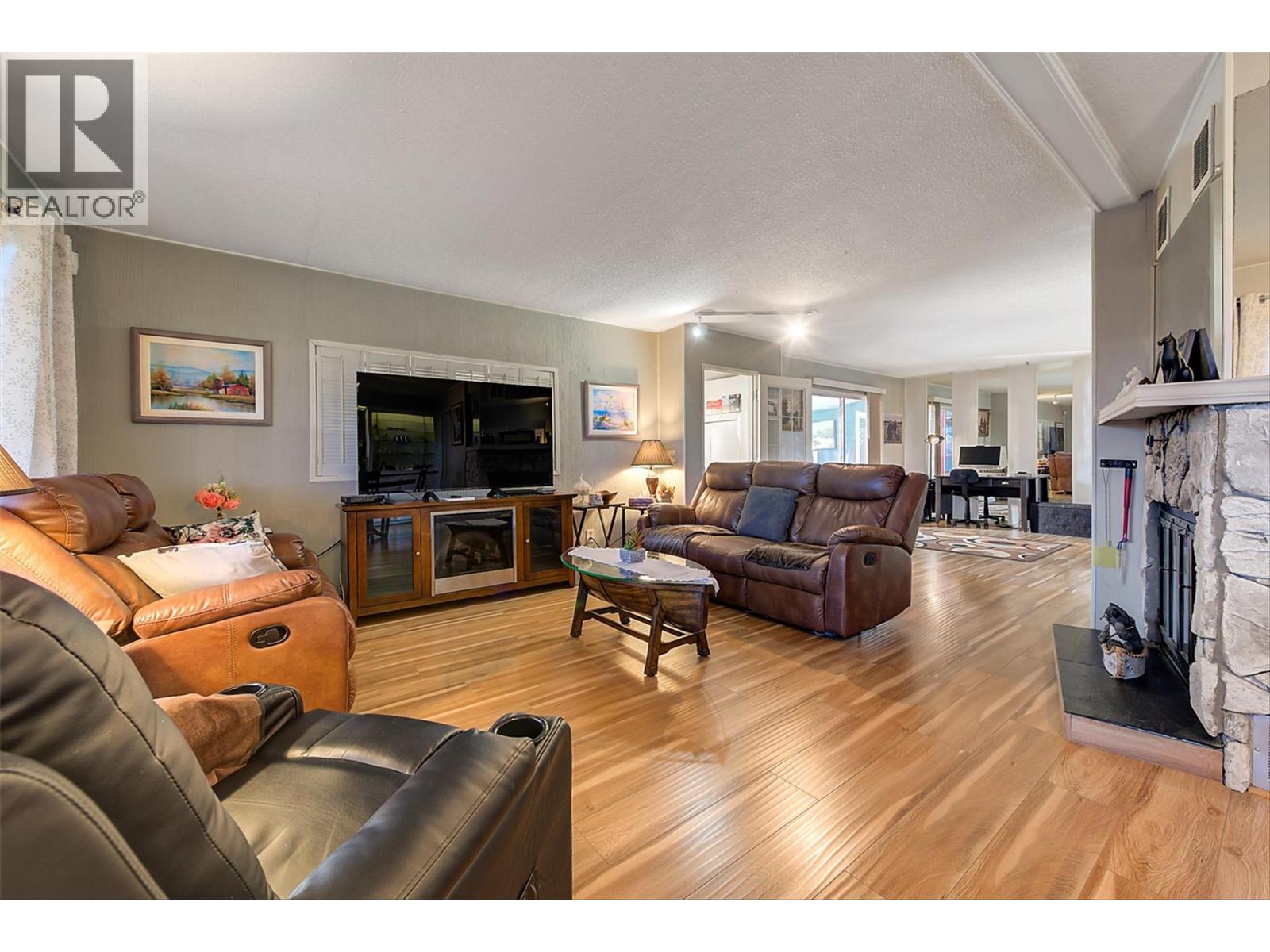 2098 Boucherie Road Unit# 52, West Kelowna, British Columbia  V4T 2A5 - Photo 11 - 10384046