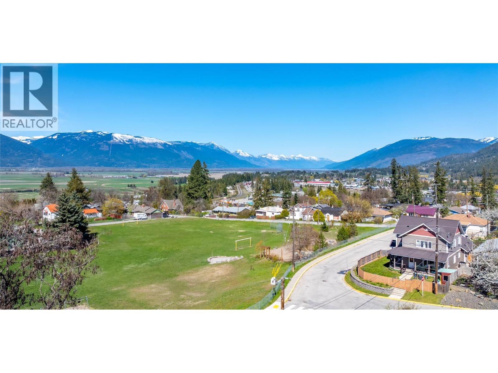 902 Murdoch Street, Creston, British Columbia  V0B 1G4 - Photo 29 - 10383418