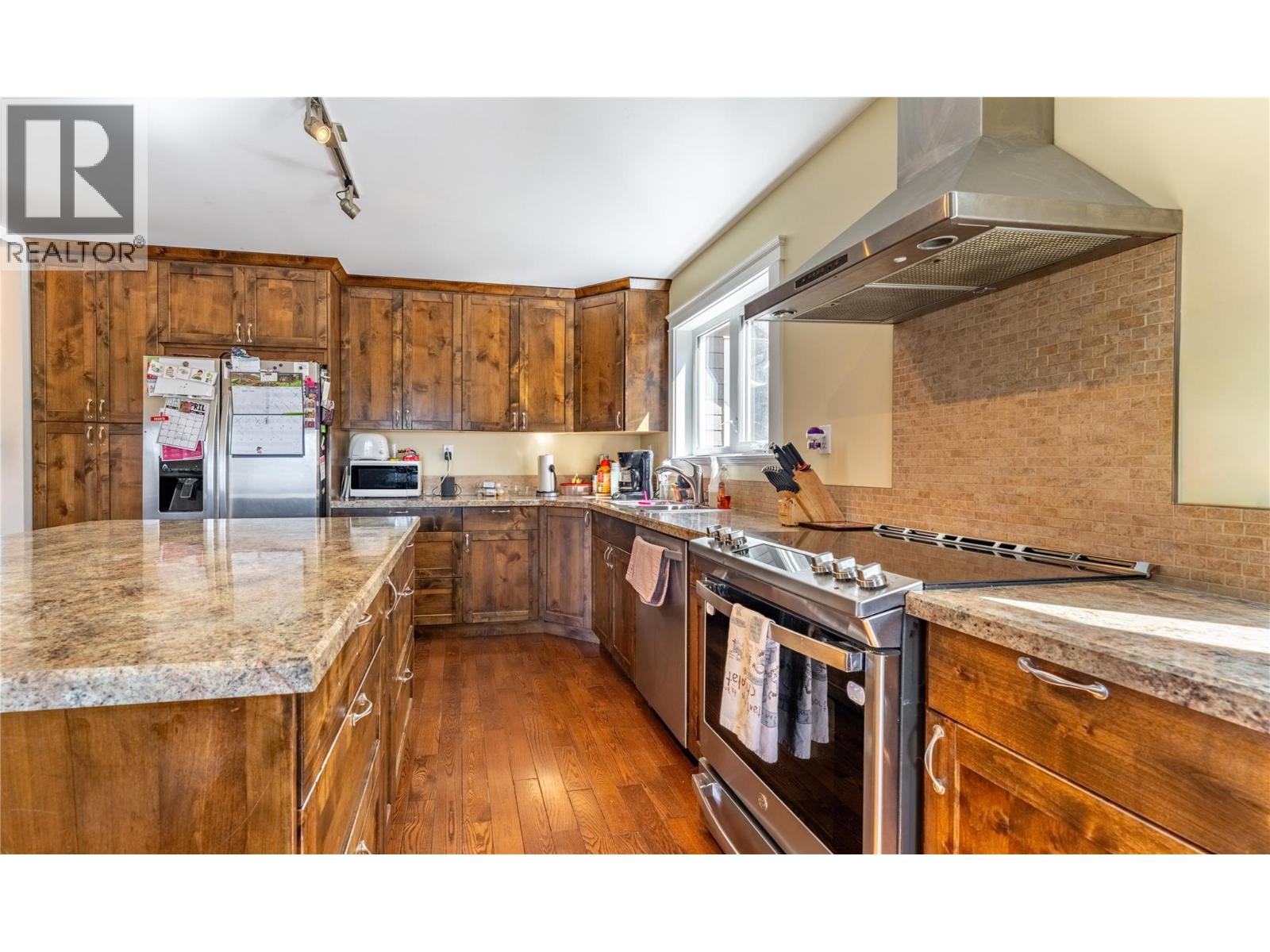 902 Murdoch Street, Creston, British Columbia  V0B 1G4 - Photo 7 - 10383418