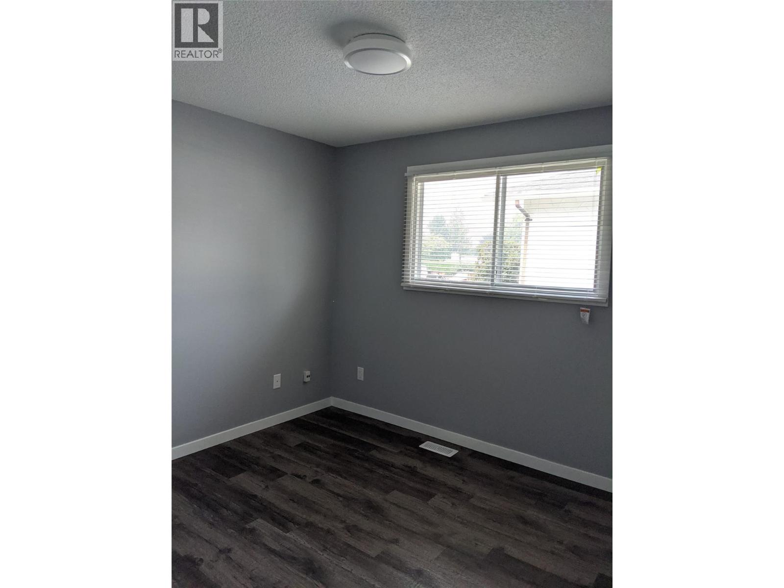 3170/3172 Wawn Crescent, Kamloops, British Columbia  V2B 7J6 - Photo 12 - 10384243