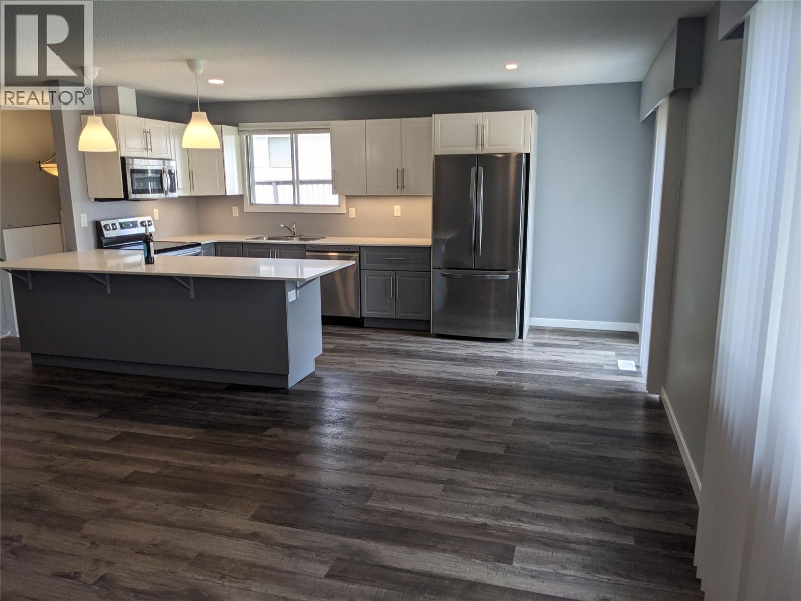 3170/3172 Wawn Crescent, Kamloops, British Columbia  V2B 7J6 - Photo 7 - 10384243