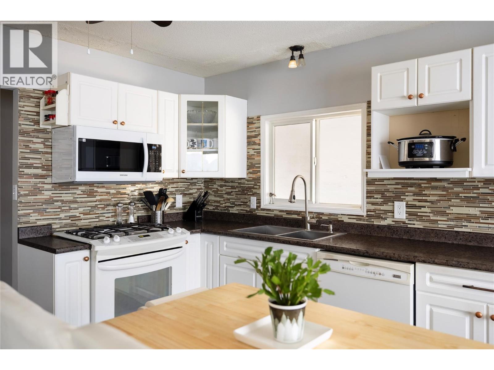 3700 24 Avenue, Vernon, British Columbia  V1T 1L9 - Photo 11 - 10384593