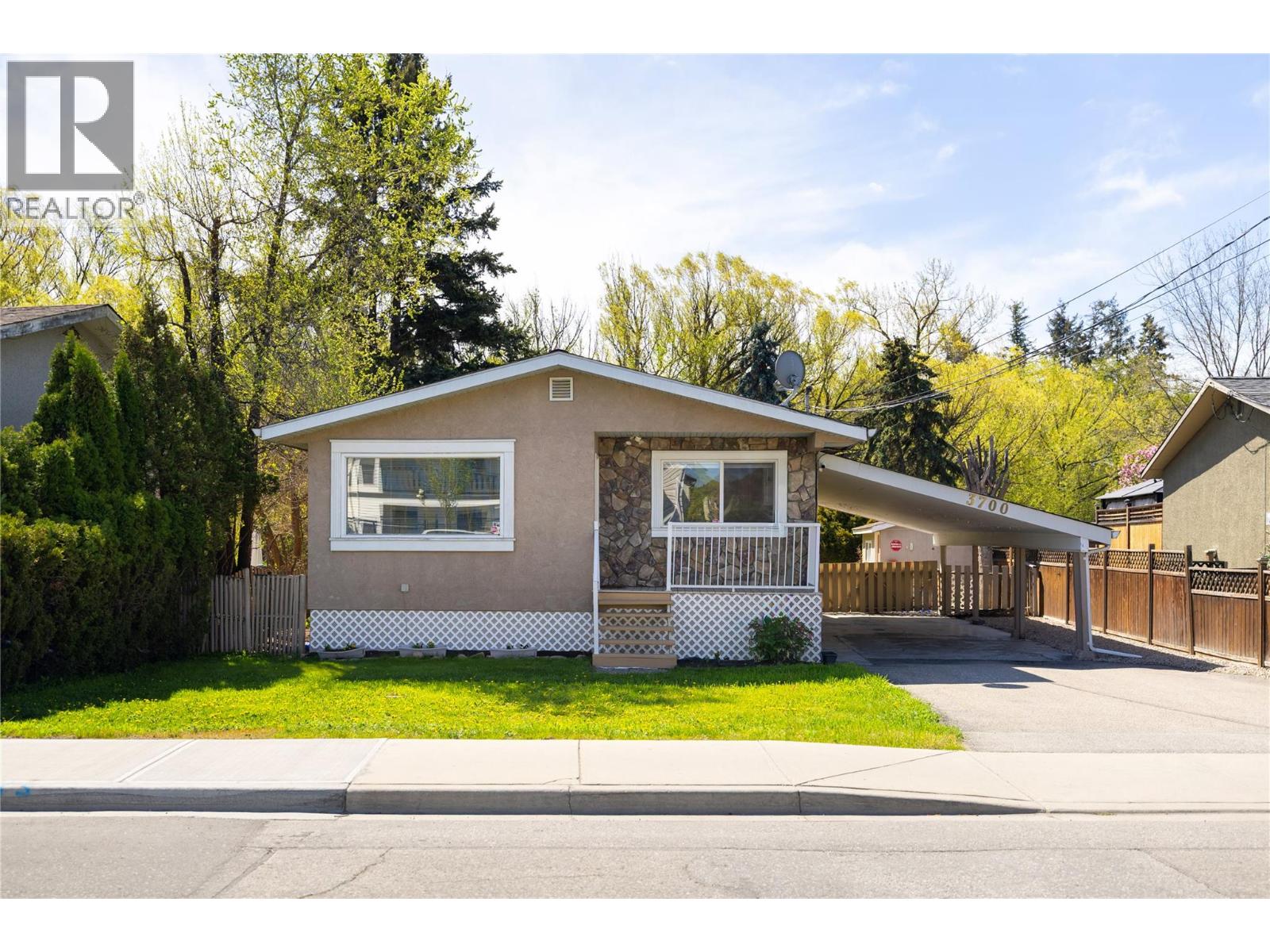 3700 24 Avenue, Vernon, British Columbia  V1T 1L9 - Photo 2 - 10384593