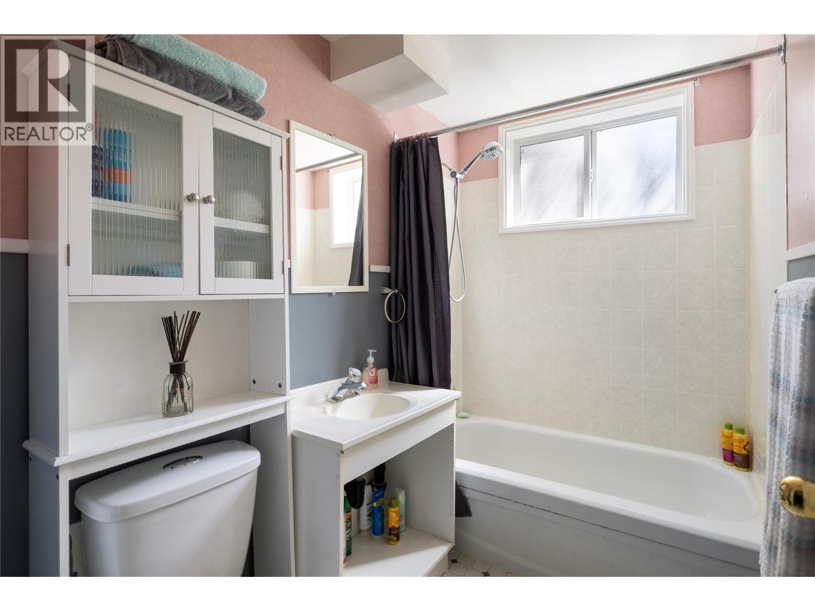 3700 24 Avenue, Vernon, British Columbia  V1T 1L9 - Photo 23 - 10384593