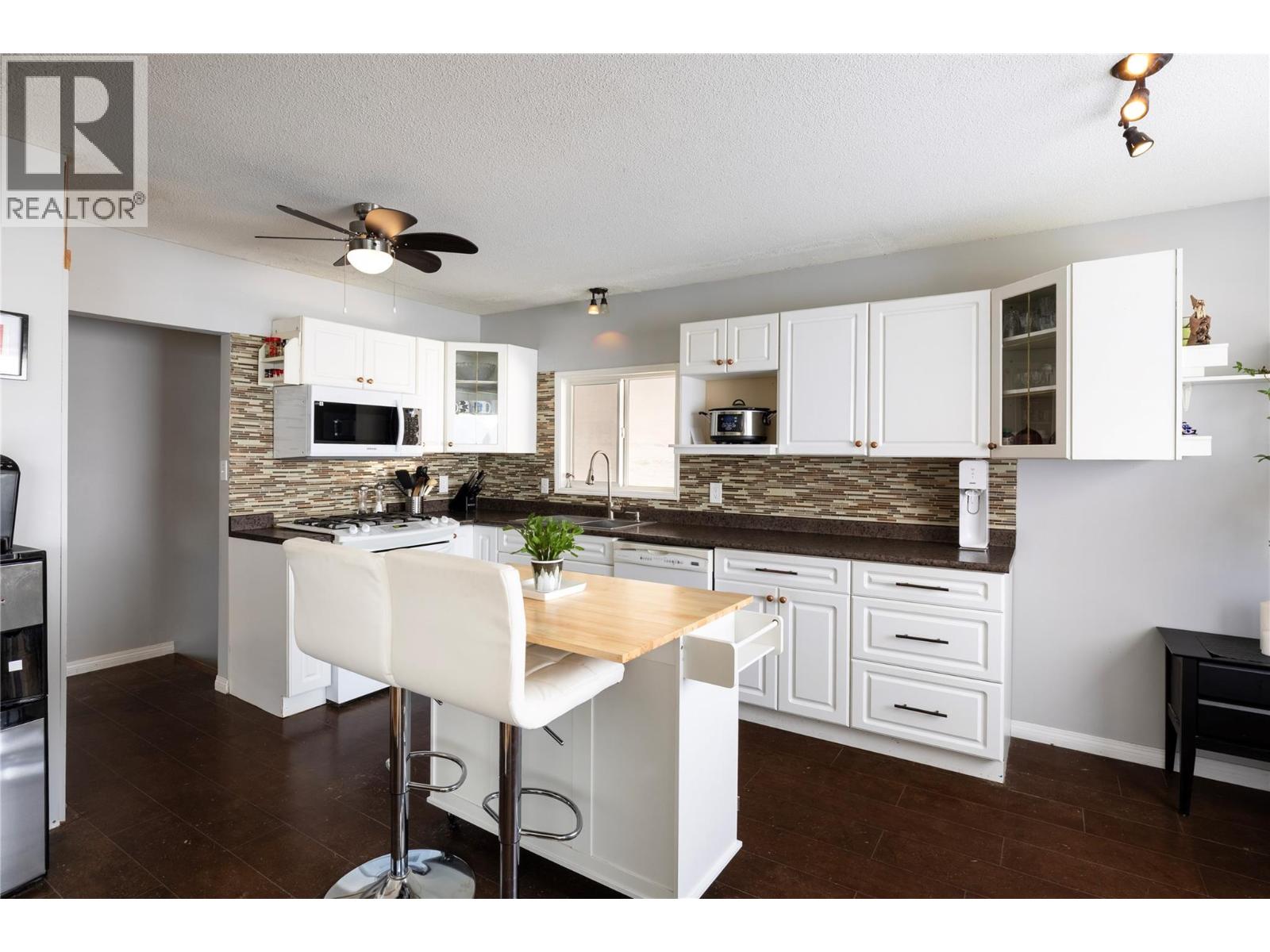 3700 24 Avenue, Vernon, British Columbia  V1T 1L9 - Photo 9 - 10384593