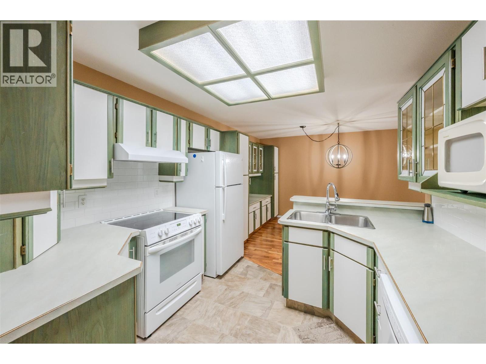 3426 Hemlock Street Unit# 203, Penticton, British Columbia  V2A 8K1 - Photo 8 - 10384731