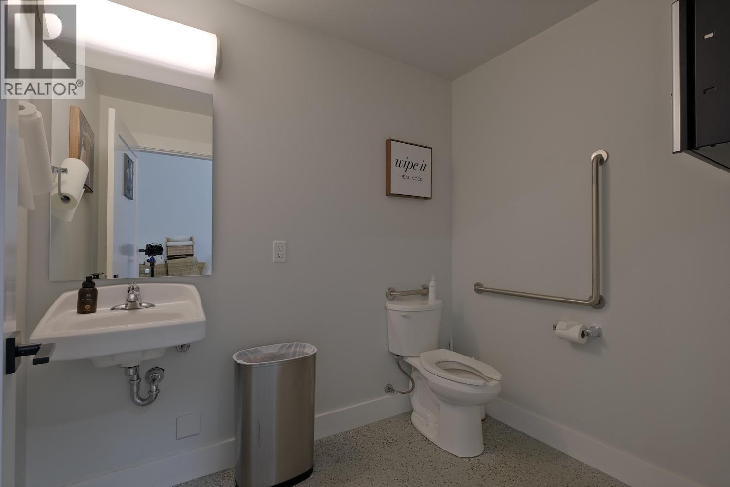 2110 Matrix Crescent Unit# 18, Kelowna, British Columbia  V1V 0C1 - Photo 11 - 10384656