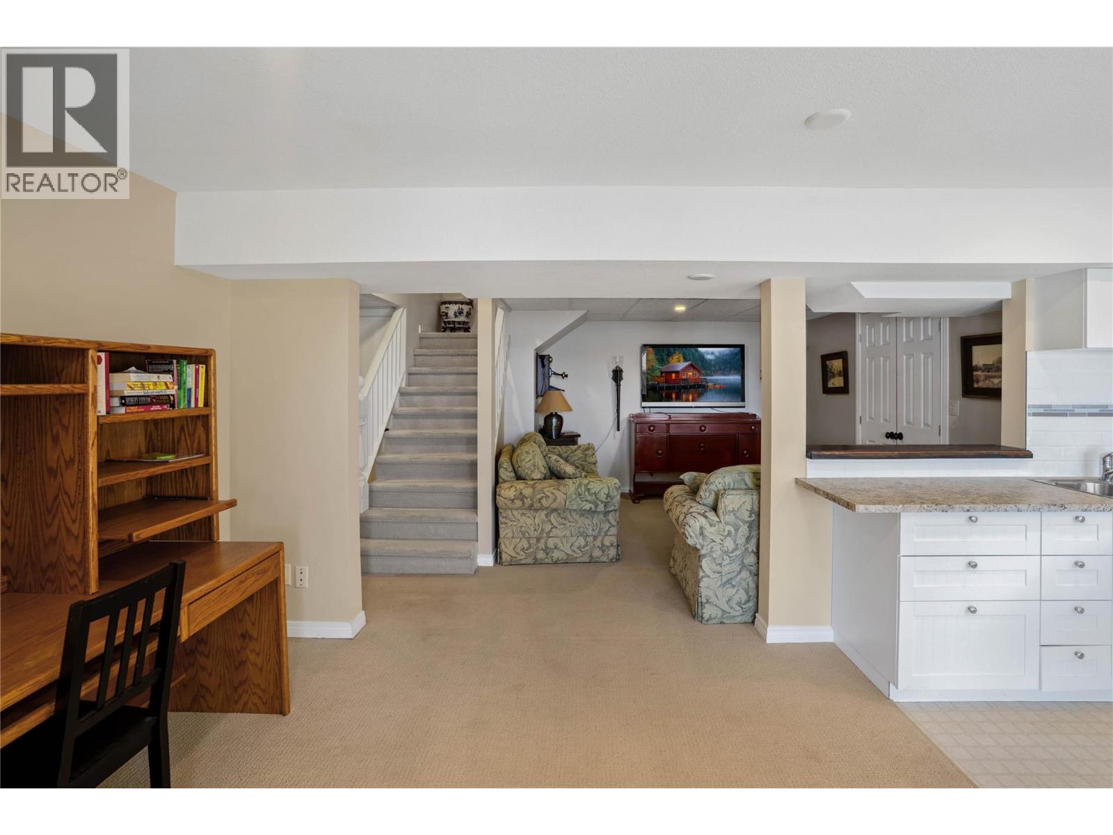 1988 Dewdney Road, Kelowna, British Columbia  V1V 2C3 - Photo 46 - 10384686