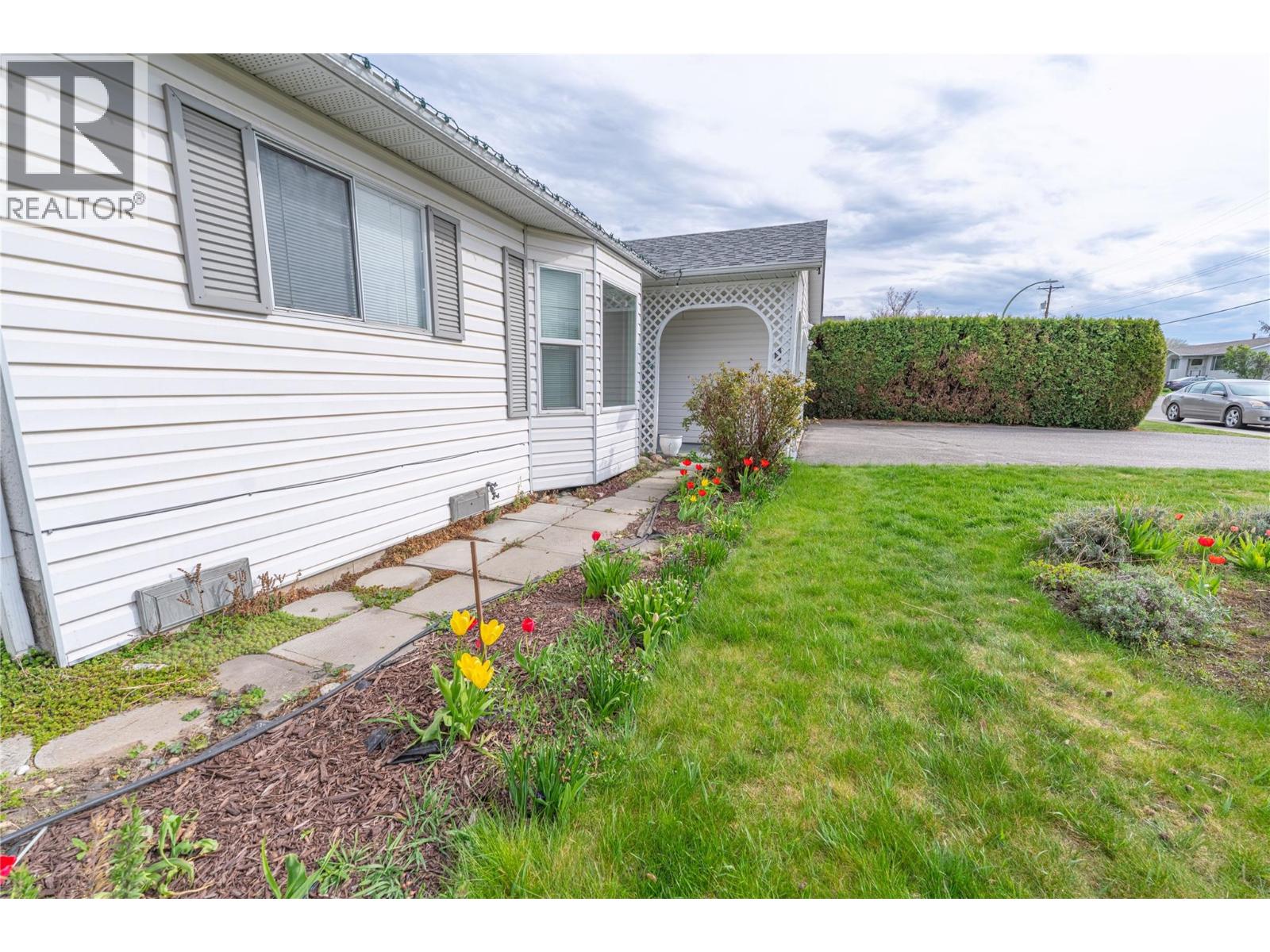 151 Molnar Road, Kelowna, British Columbia  V1X 7B5 - Photo 9 - 10384352