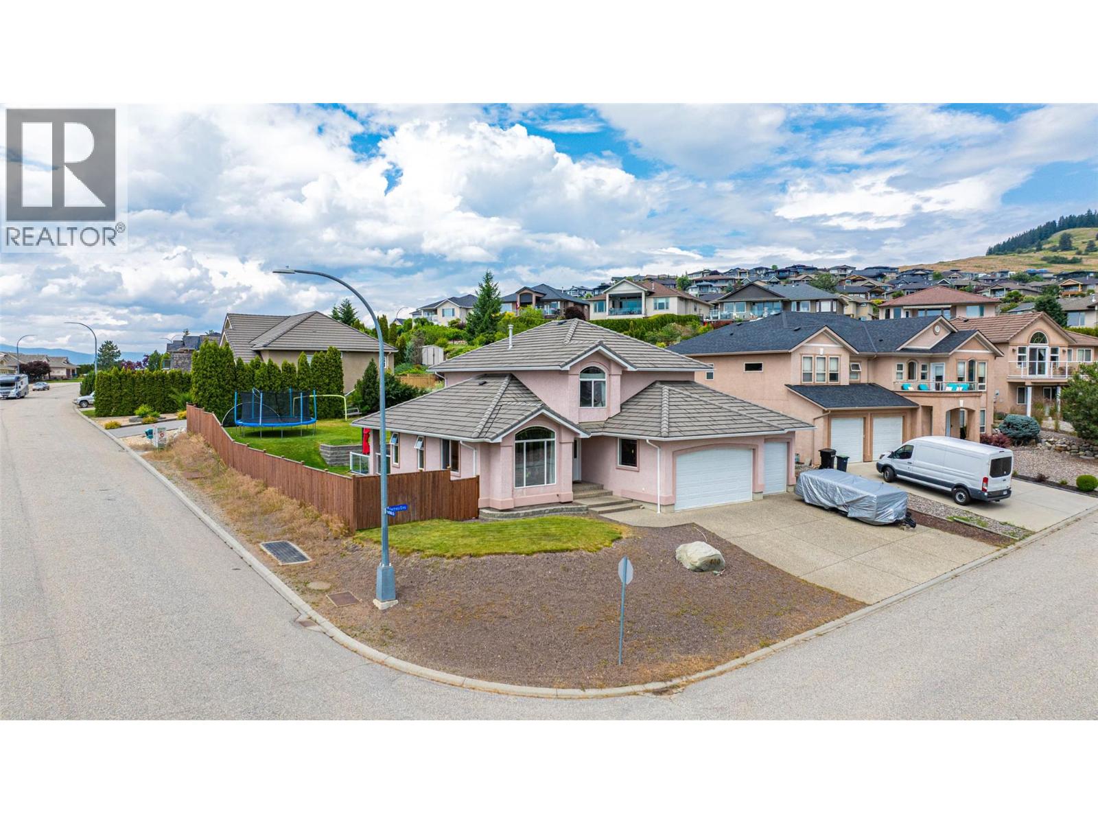 400 Fortress Crescent, Vernon, British Columbia  V1B 3W3 - Photo 2 - 10353854
