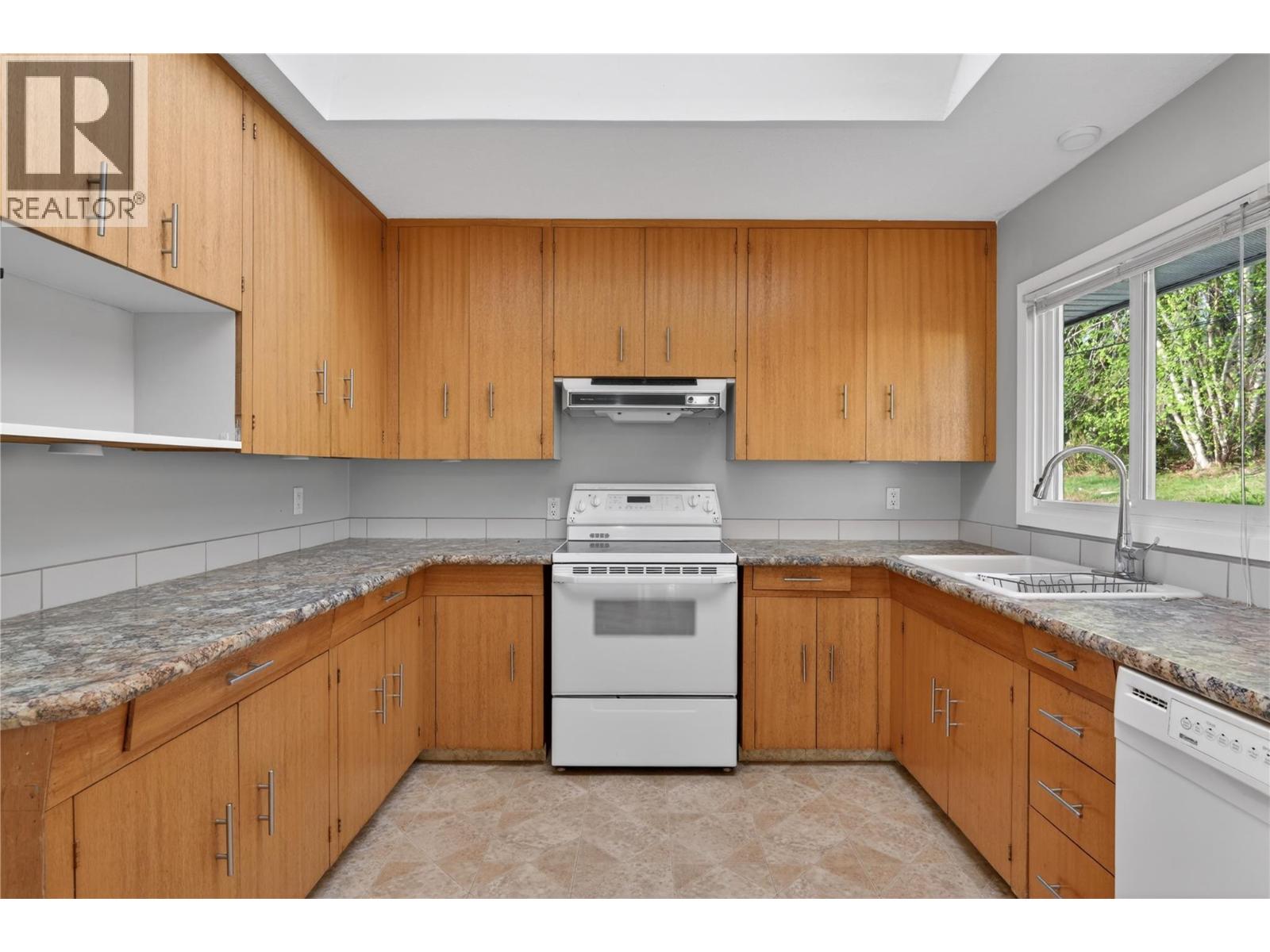 6990 70 Avenue Ne, Salmon Arm, British Columbia  V0E 1K0 - Photo 21 - 10384308