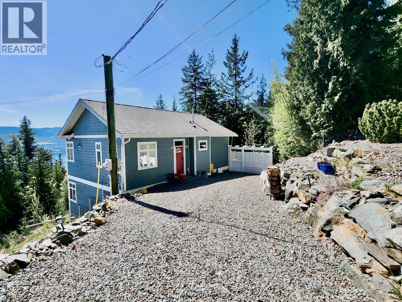 7660 Lichen Road, Anglemont, British Columbia  V0E 1M8 - Photo 1 - 10384254