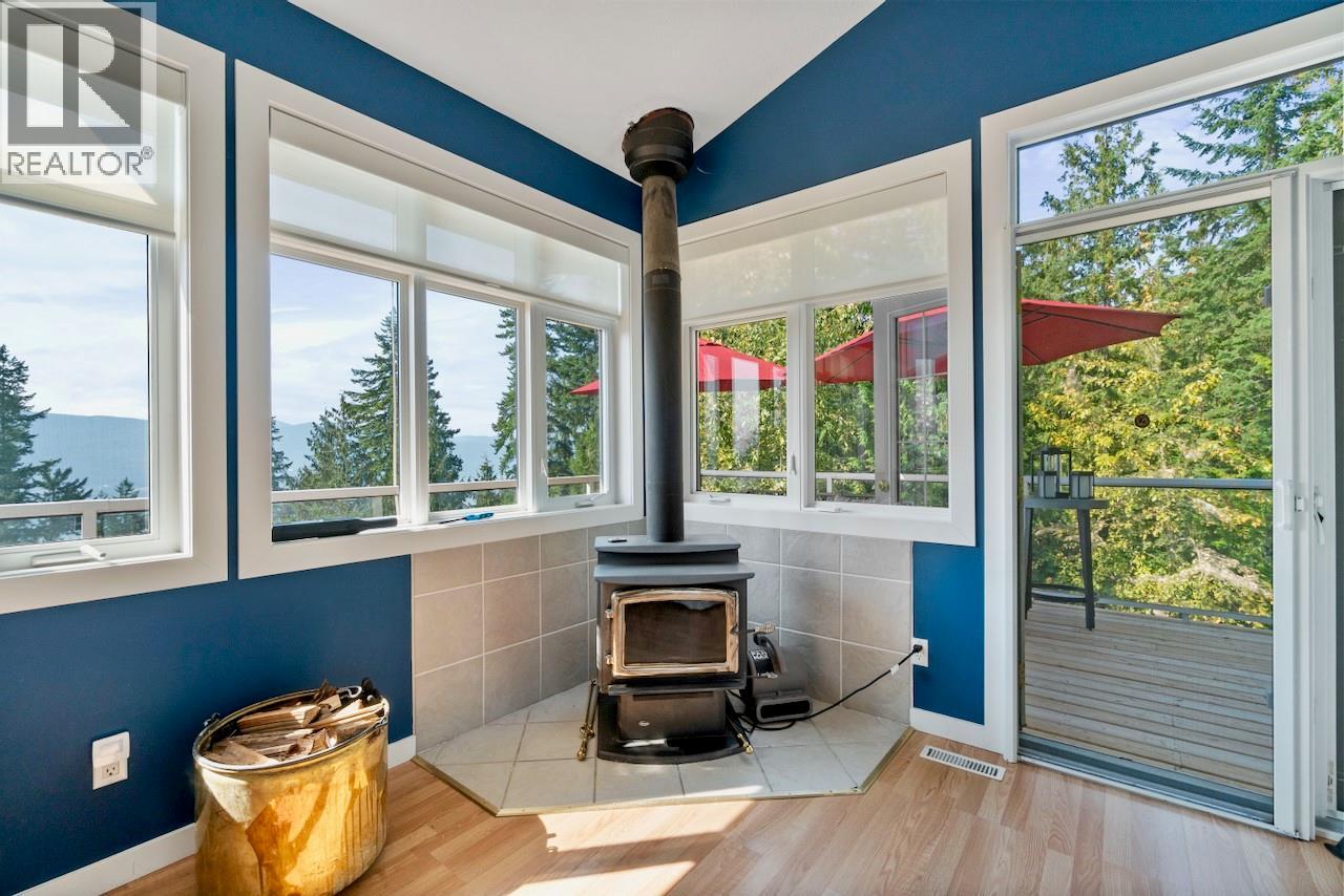 7660 Lichen Road, Anglemont, British Columbia  V0E 1M8 - Photo 15 - 10384254