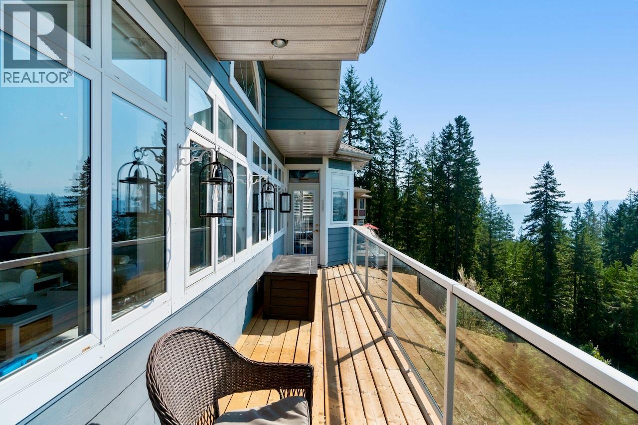 7660 Lichen Road, Anglemont, British Columbia  V0E 1M8 - Photo 27 - 10384254