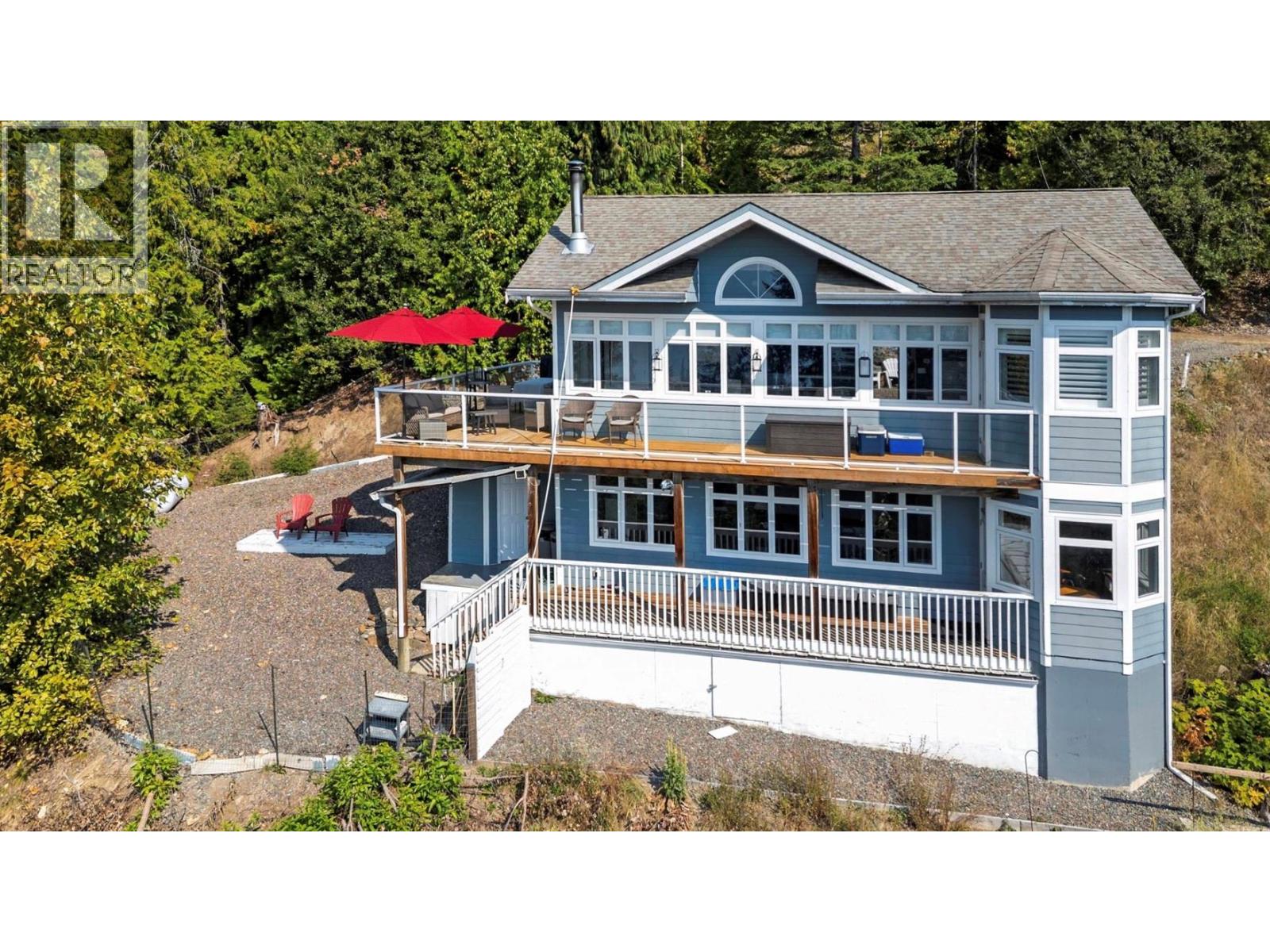 7660 Lichen Road, Anglemont, British Columbia  V0E 1M8 - Photo 4 - 10384254