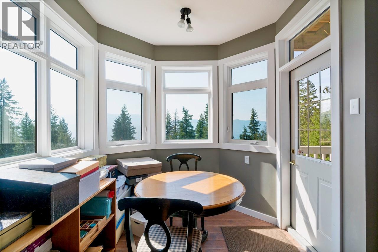 7660 Lichen Road, Anglemont, British Columbia  V0E 1M8 - Photo 40 - 10384254